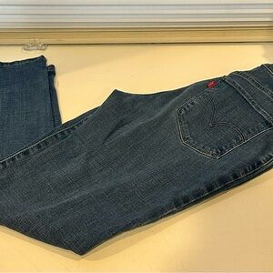 Levi's 314 Women’s Shaping Straight Jeans in Medium Blue Wash W30 x L30